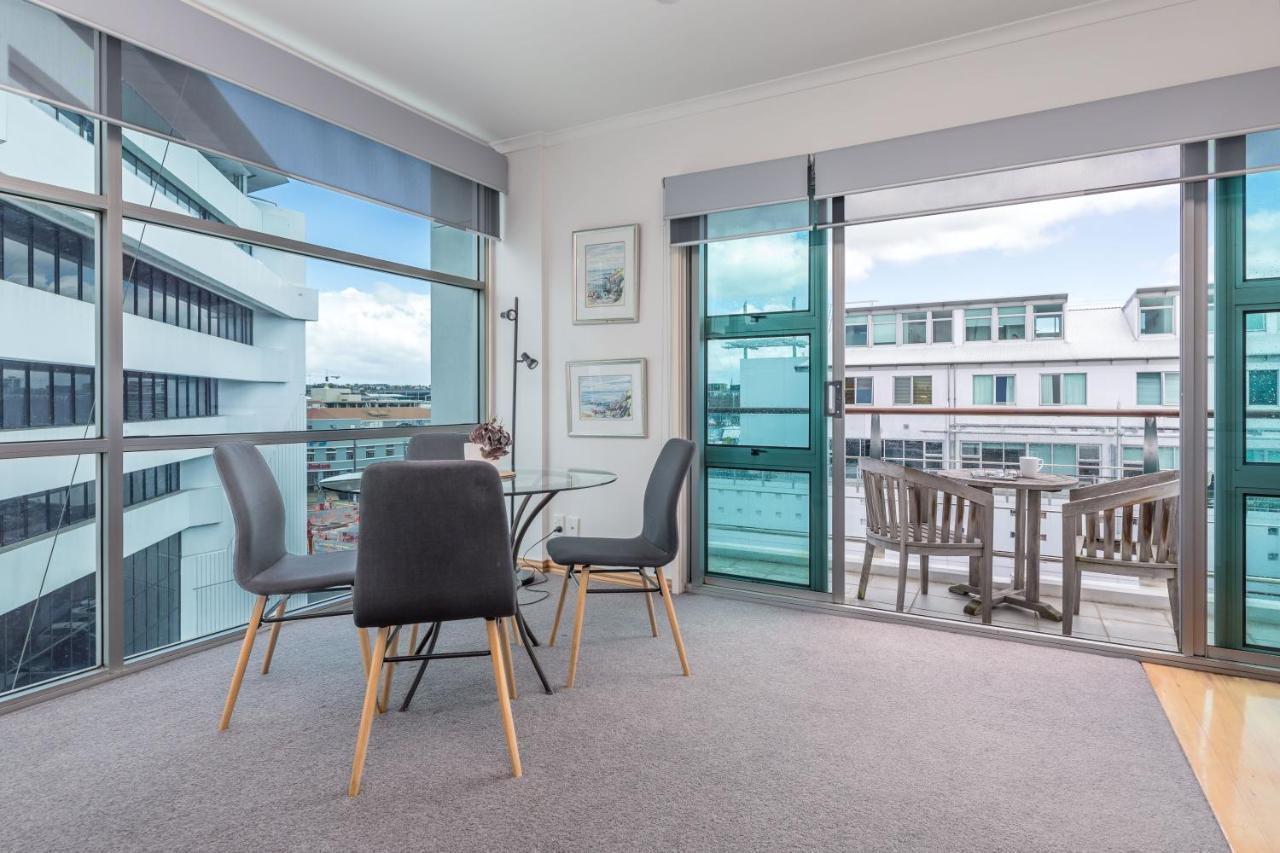 Stunning Waterfront Location With Huge Balcony! Leilighet Auckland Eksteriør bilde