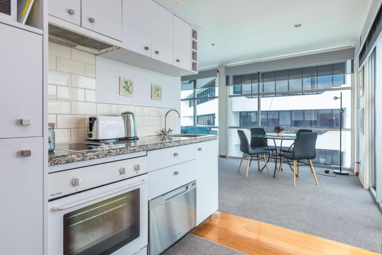Stunning Waterfront Location With Huge Balcony! Leilighet Auckland Eksteriør bilde