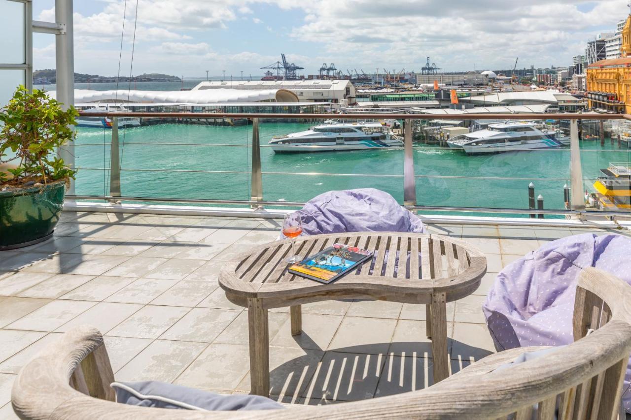 Stunning Waterfront Location With Huge Balcony! Leilighet Auckland Eksteriør bilde